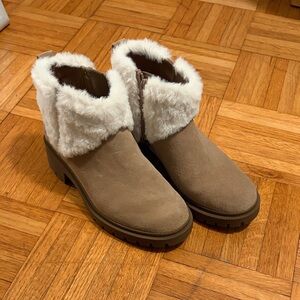Women's Tan Ankle Boots with Faux Fur Lining